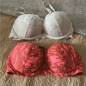 Victoria’s Secret lace bras